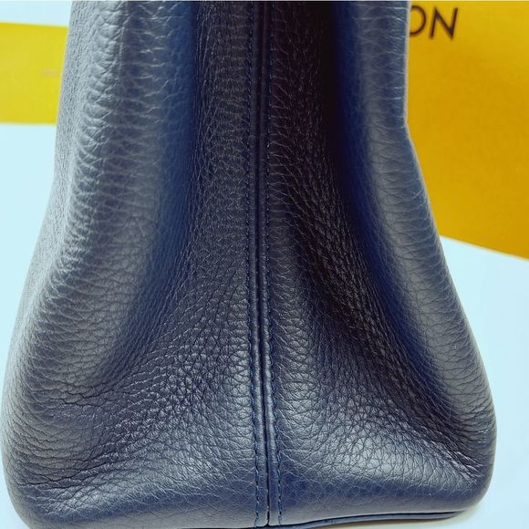 Louis Vuitton Taurillon Python Capucines BB Indingo Bag - Picture 12 of 16